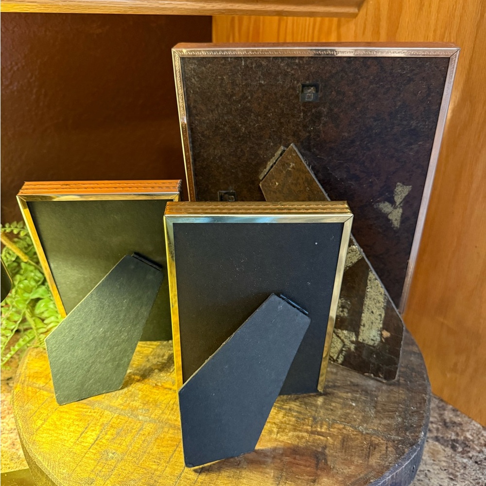 3-Vintage Gold Metal Photo Picture Frames Rectangular and Oval Freestanding - Picture 7 of 9